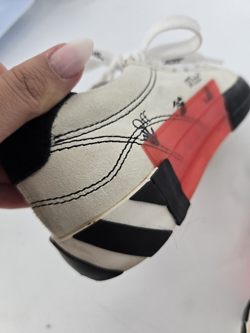Off White New Arrow Low Vulcanized White Black Sneakers Size 35 US 5 - Picture 12 of 16
